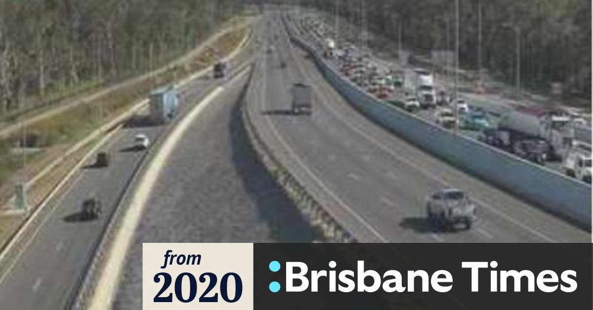 Crash brings Gateway Motorway to afternoon standstill